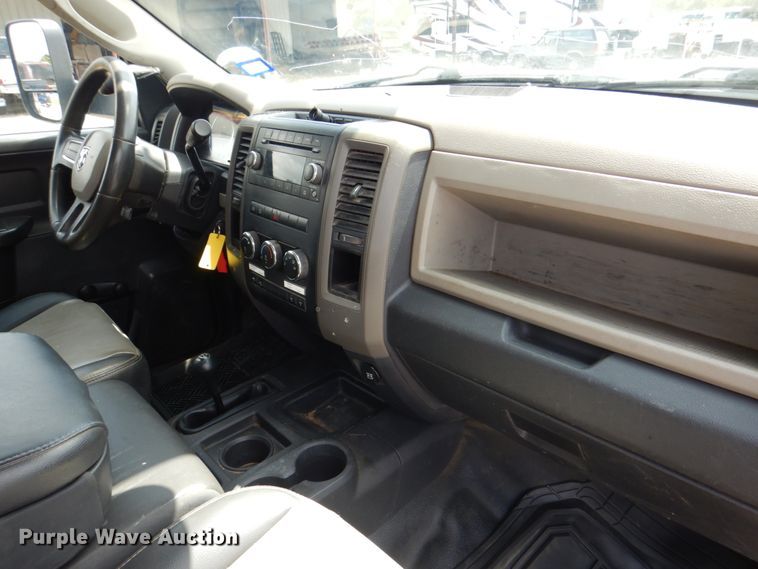 image for item DH7253 2011 Dodge Ram 5500HD  bucket truck