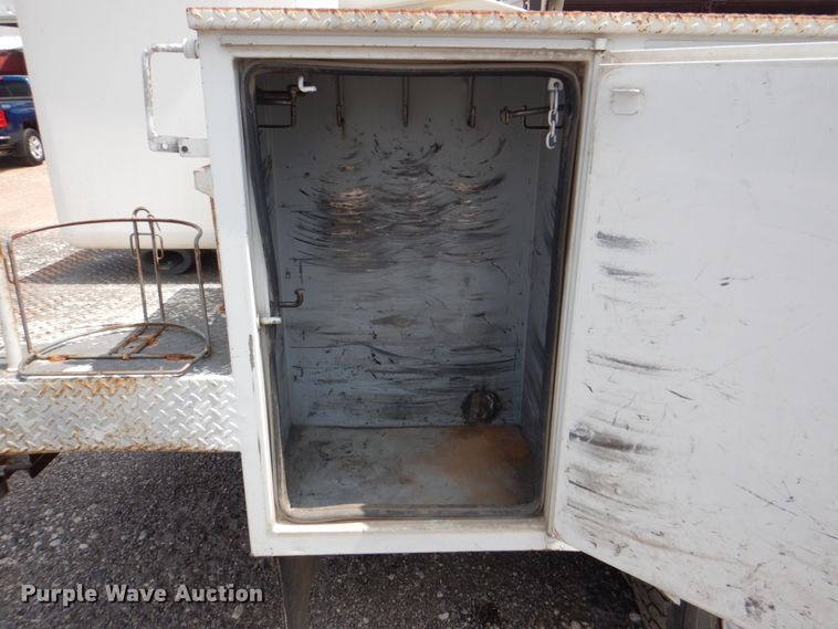 image for item DH7253 2011 Dodge Ram 5500HD  bucket truck