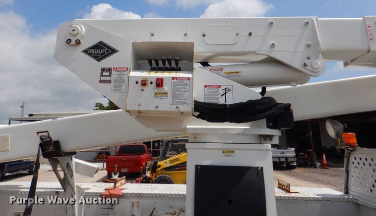 image for item DH7253 2011 Dodge Ram 5500HD  bucket truck