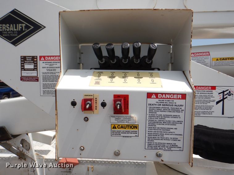 image for item DH7253 2011 Dodge Ram 5500HD  bucket truck