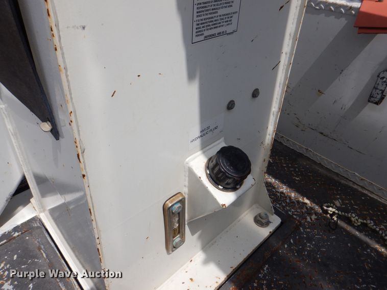 image for item DH7253 2011 Dodge Ram 5500HD  bucket truck