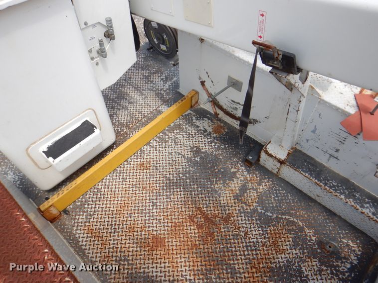 image for item DH7253 2011 Dodge Ram 5500HD  bucket truck