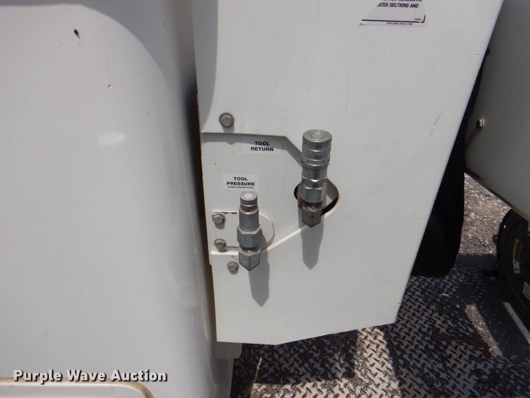 image for item DH7253 2011 Dodge Ram 5500HD  bucket truck