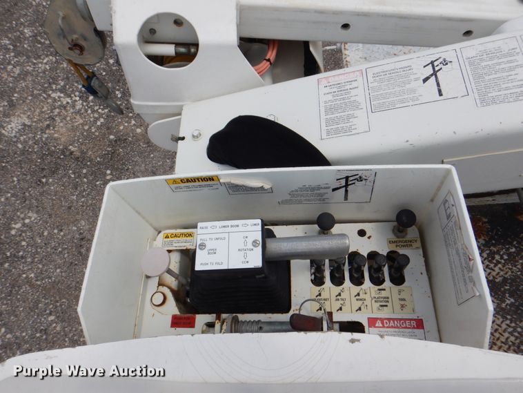 image for item DH7253 2011 Dodge Ram 5500HD  bucket truck