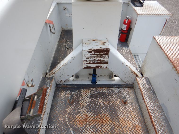 image for item DH7253 2011 Dodge Ram 5500HD  bucket truck