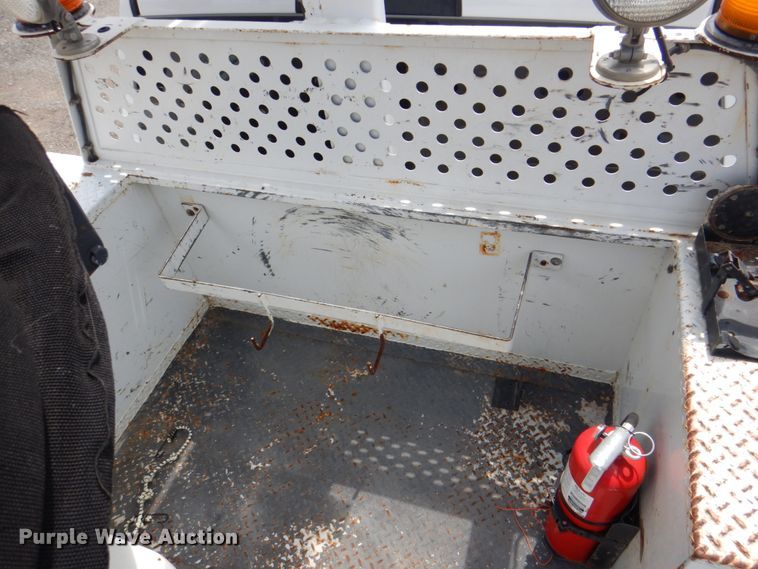 image for item DH7253 2011 Dodge Ram 5500HD  bucket truck