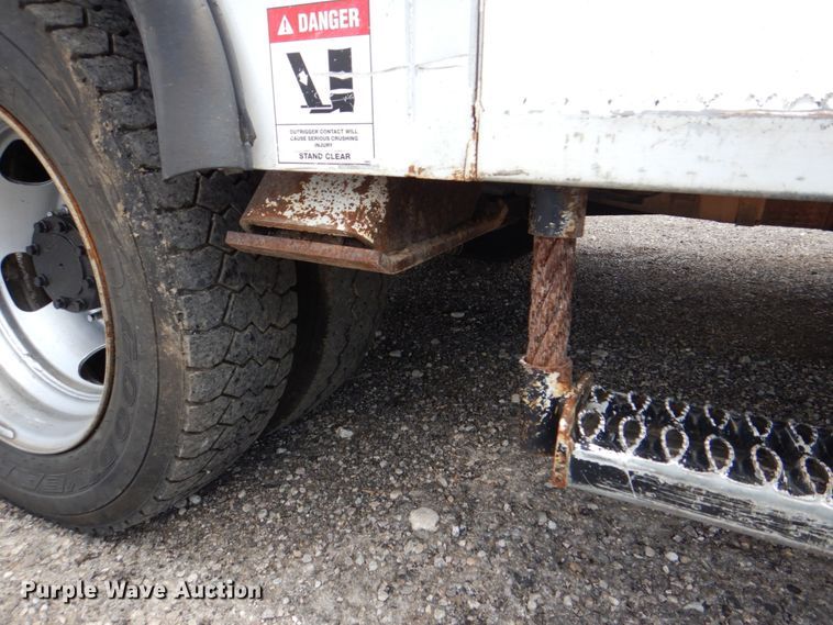 image for item DH7253 2011 Dodge Ram 5500HD  bucket truck