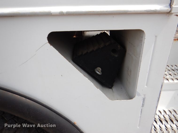 image for item DH7253 2011 Dodge Ram 5500HD  bucket truck