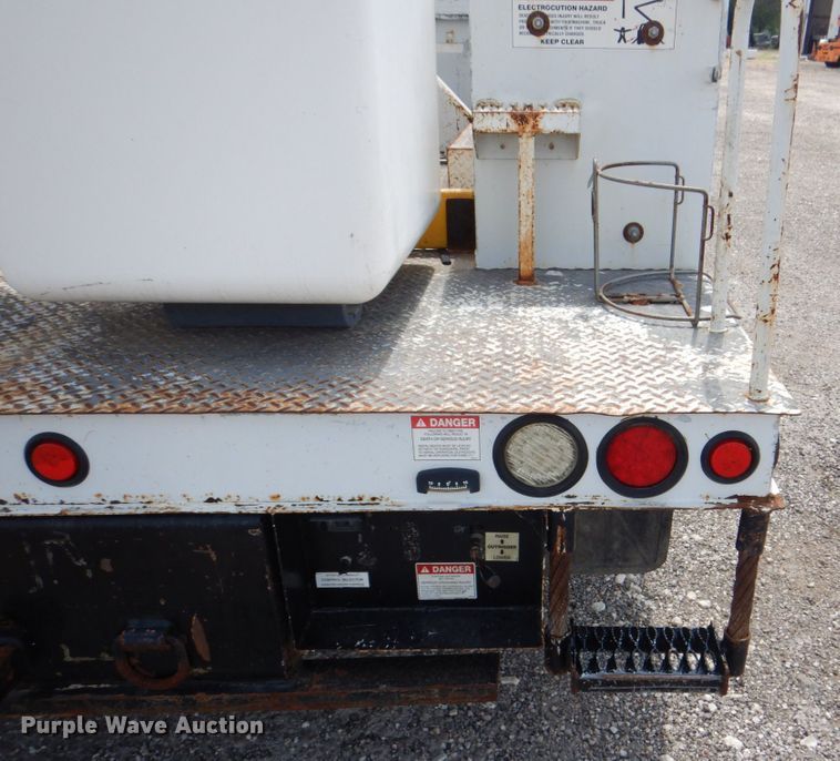 image for item DH7253 2011 Dodge Ram 5500HD  bucket truck