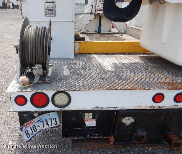 image for item DH7253 2011 Dodge Ram 5500HD  bucket truck