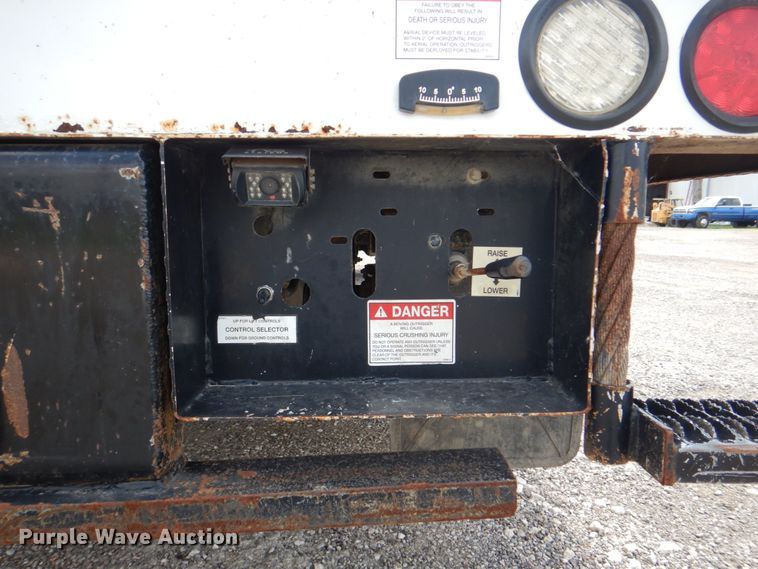 image for item DH7253 2011 Dodge Ram 5500HD  bucket truck