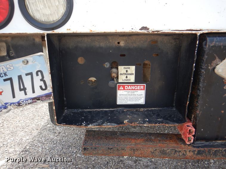 image for item DH7253 2011 Dodge Ram 5500HD  bucket truck