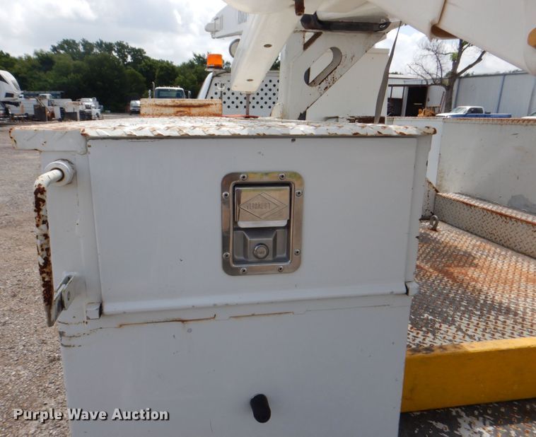 image for item DH7253 2011 Dodge Ram 5500HD  bucket truck