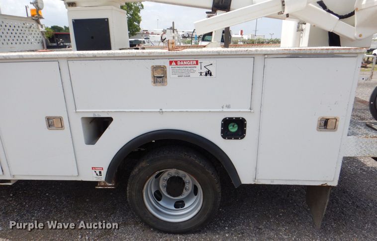 image for item DH7253 2011 Dodge Ram 5500HD  bucket truck