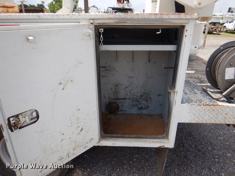 image for item DH7253 2011 Dodge Ram 5500HD  bucket truck