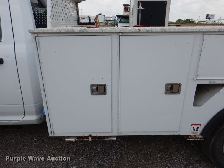 image for item DH7253 2011 Dodge Ram 5500HD  bucket truck