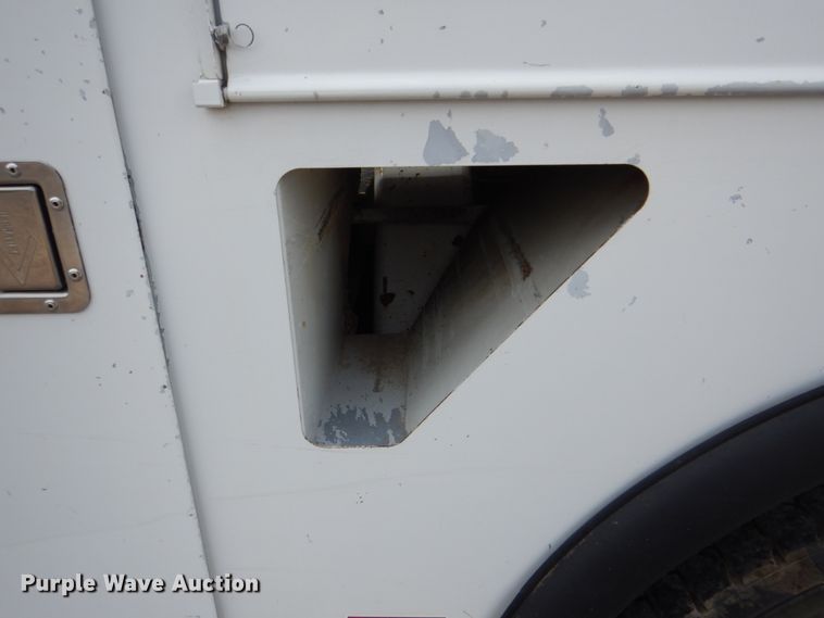 image for item DH7253 2011 Dodge Ram 5500HD  bucket truck