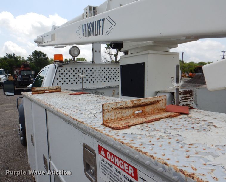 image for item DH7253 2011 Dodge Ram 5500HD  bucket truck