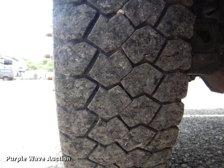 image for item DH7253 2011 Dodge Ram 5500HD  bucket truck