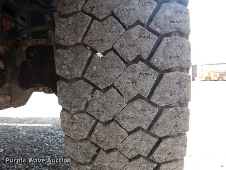 image for item DH7253 2011 Dodge Ram 5500HD  bucket truck