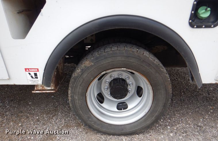 image for item DH7253 2011 Dodge Ram 5500HD  bucket truck