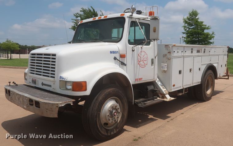 image for item DJ1930 1992 International 4900  service truck