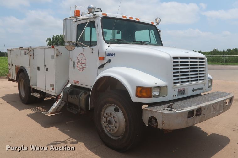 image for item DJ1930 1992 International 4900  service truck