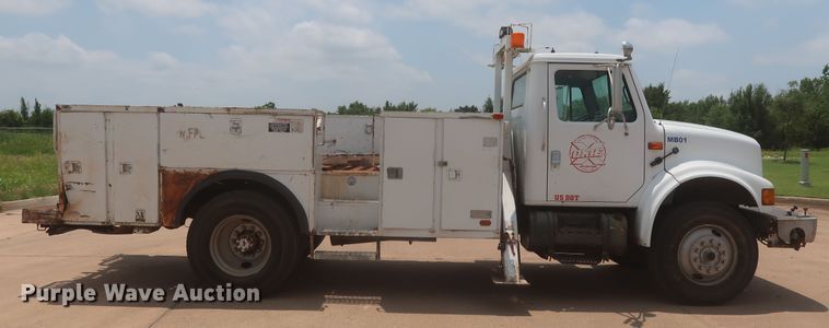 image for item DJ1930 1992 International 4900  service truck