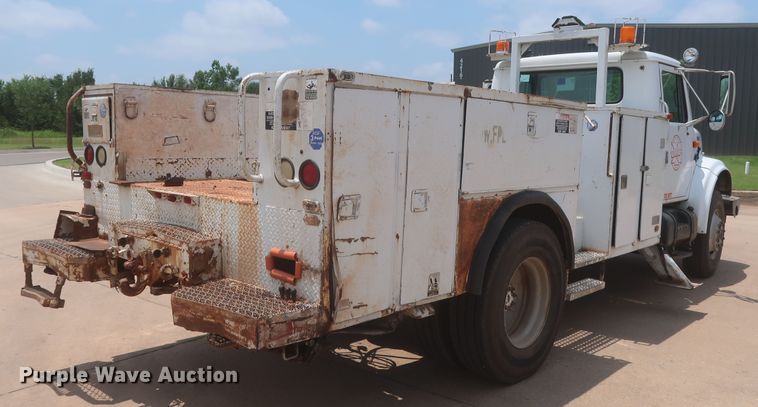 image for item DJ1930 1992 International 4900  service truck