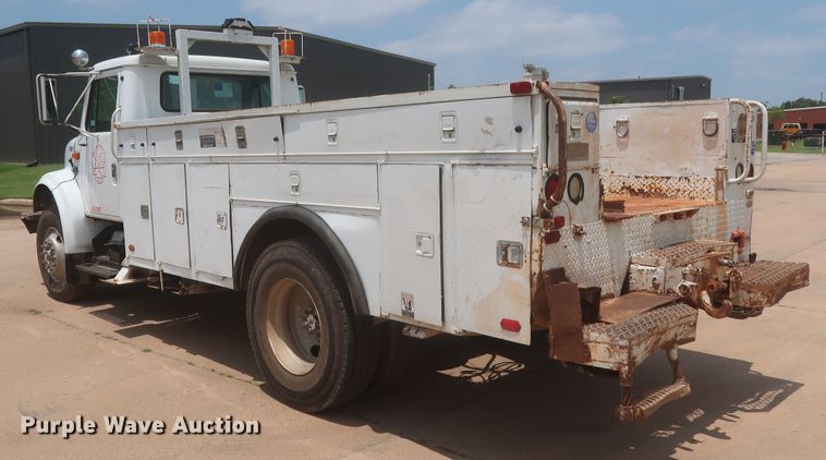 image for item DJ1930 1992 International 4900  service truck