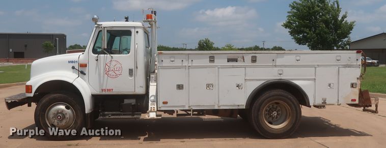 image for item DJ1930 1992 International 4900  service truck