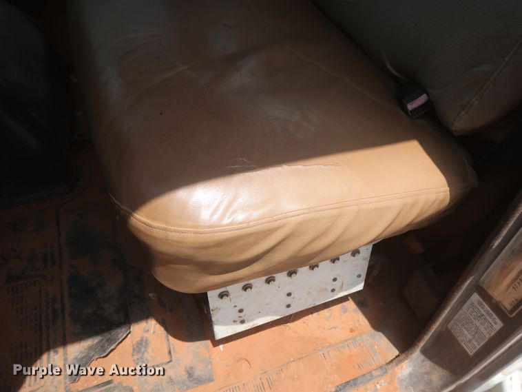 image for item DJ1930 1992 International 4900  service truck