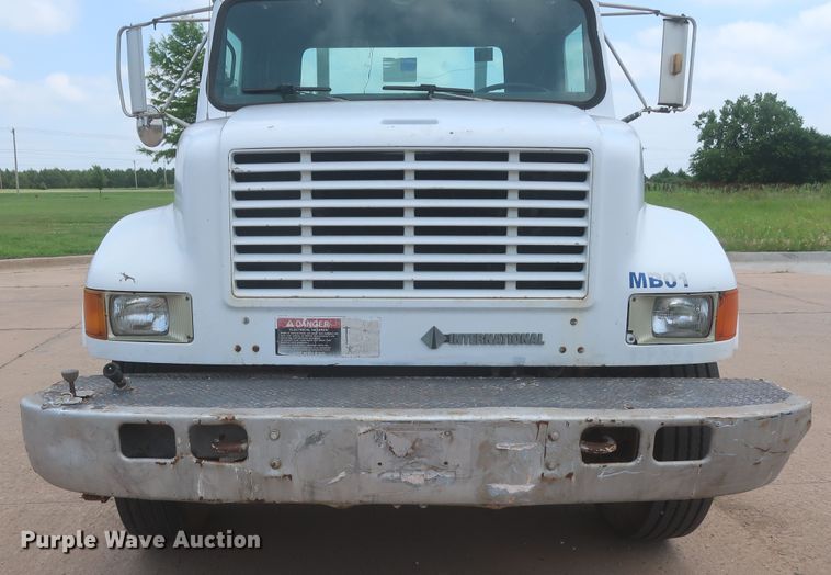 image for item DJ1930 1992 International 4900  service truck