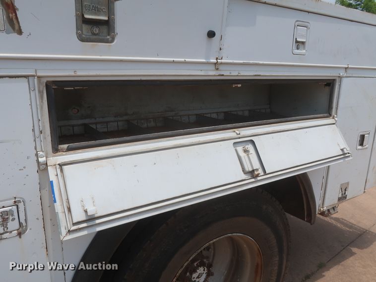 image for item DJ1930 1992 International 4900  service truck