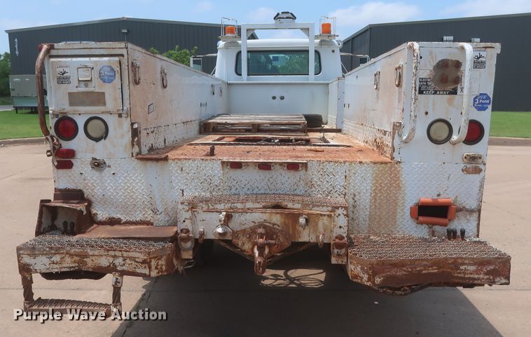 image for item DJ1930 1992 International 4900  service truck