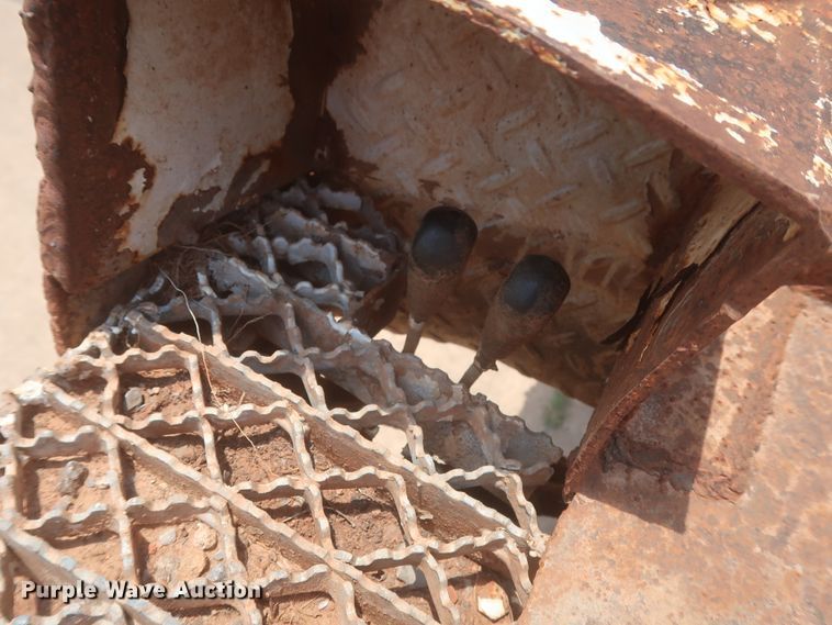 image for item DJ1930 1992 International 4900  service truck