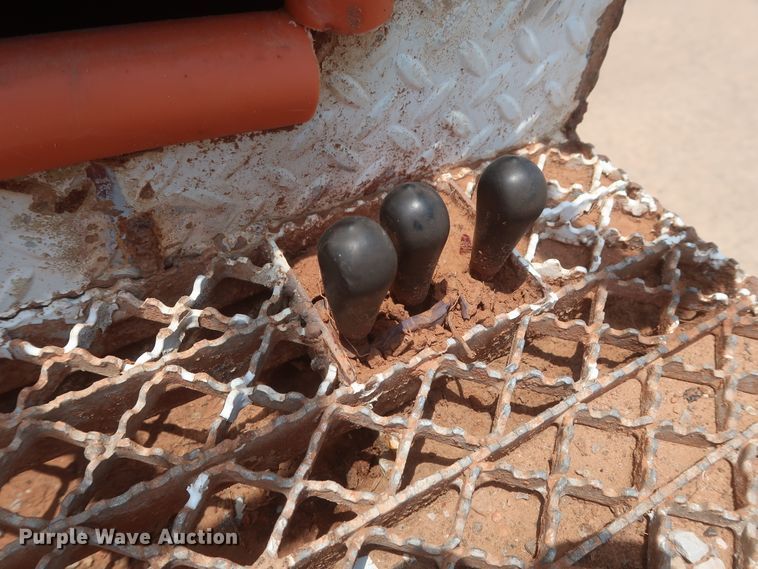 image for item DJ1930 1992 International 4900  service truck