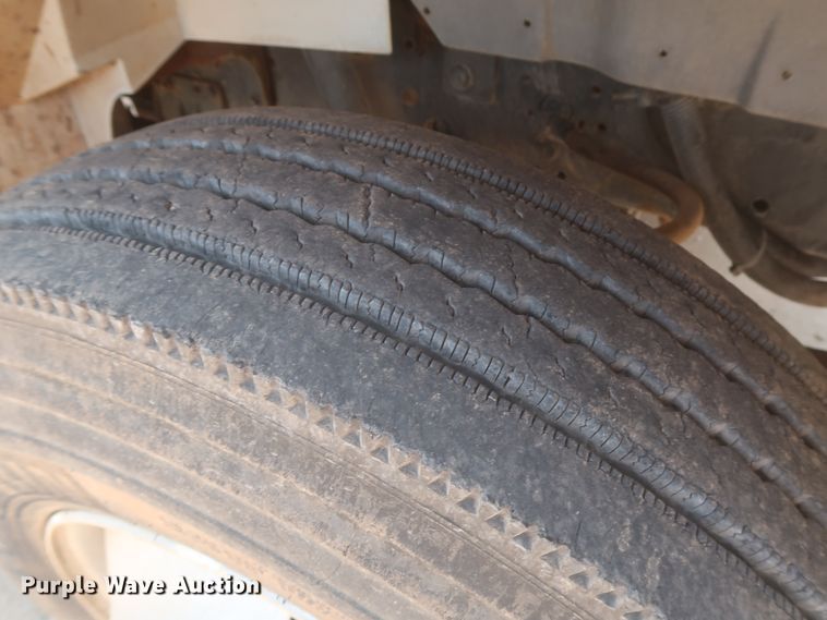 image for item DJ1930 1992 International 4900  service truck