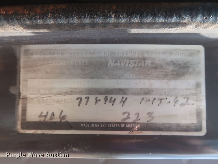 image for item DJ1930 1992 International 4900  service truck