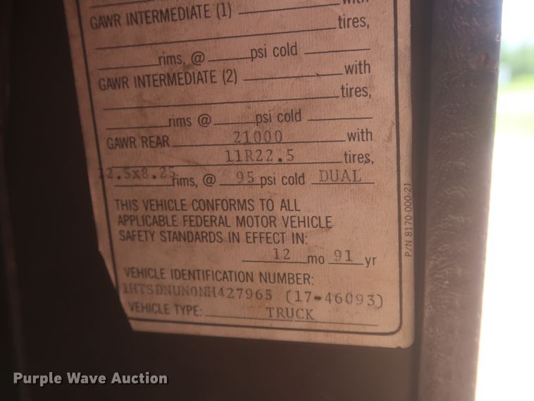 image for item DJ1930 1992 International 4900  service truck