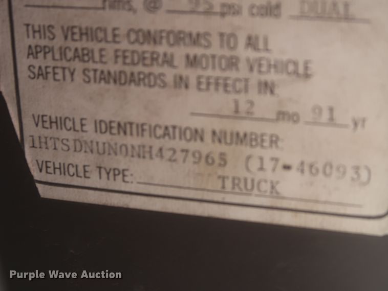 image for item DJ1930 1992 International 4900  service truck