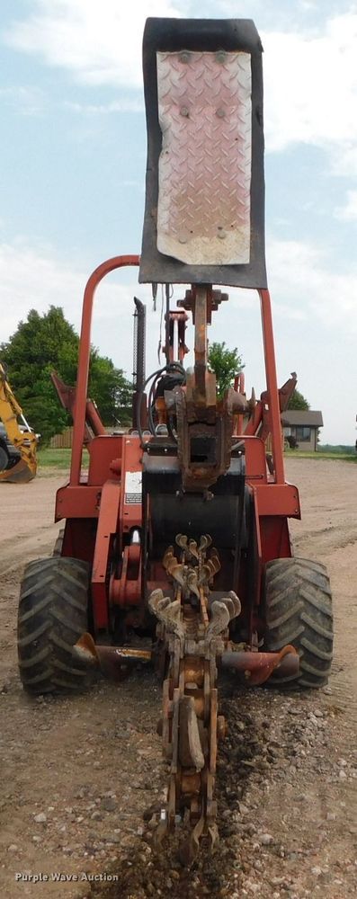 image for item DK8565 1988 Ditch Witch 5010  trencher