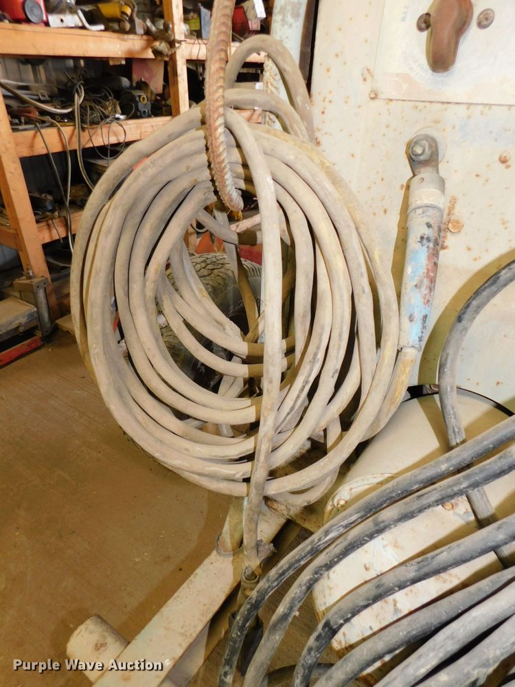 image for item DK8567 Lincoln SA-200  welder