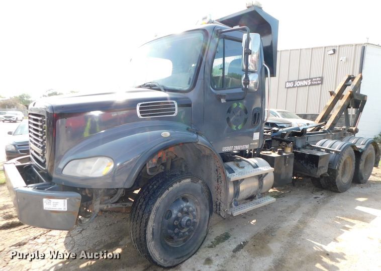 image for item DK8569 2009 Freightliner Business Class M2  hook lift truck