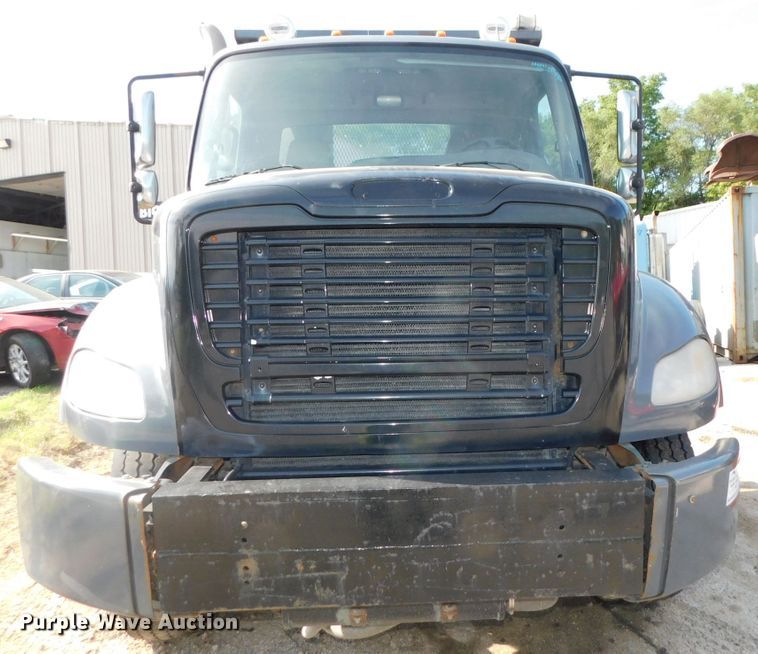 image for item DK8569 2009 Freightliner Business Class M2  hook lift truck