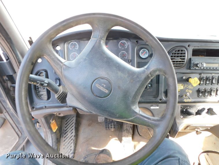 image for item DK8569 2009 Freightliner Business Class M2  hook lift truck