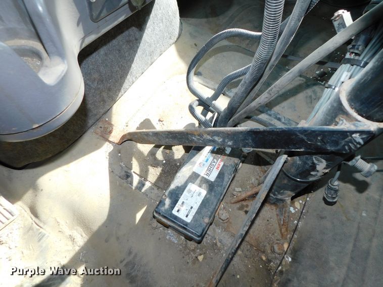 image for item DK8569 2009 Freightliner Business Class M2  hook lift truck