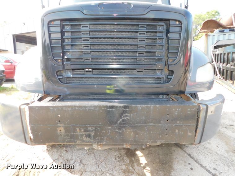 image for item DK8569 2009 Freightliner Business Class M2  hook lift truck