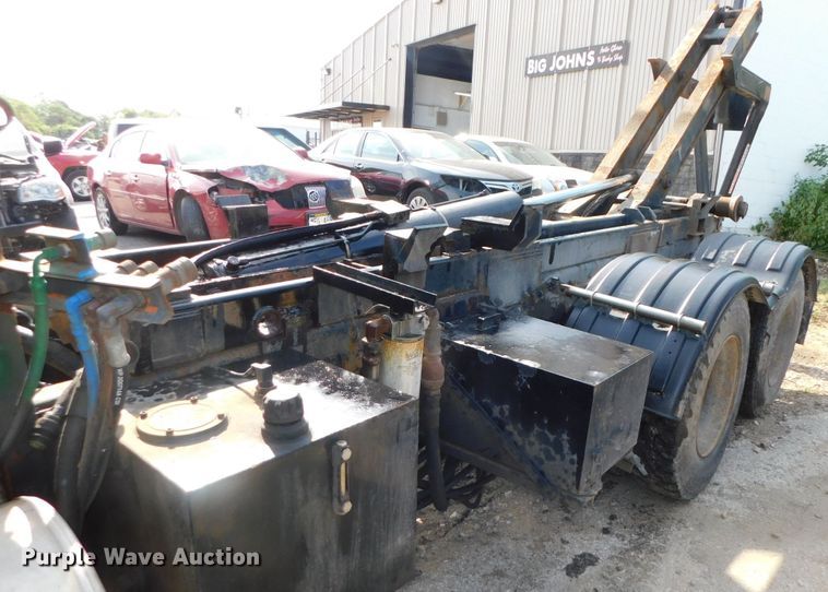 image for item DK8569 2009 Freightliner Business Class M2  hook lift truck