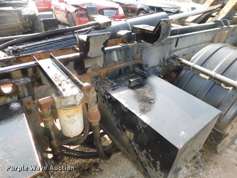 image for item DK8569 2009 Freightliner Business Class M2  hook lift truck